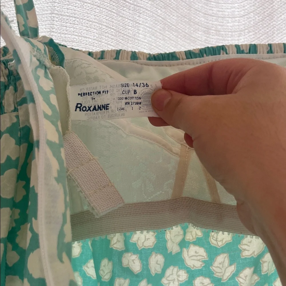 Green and White Patterned Romper - Picture 3 of 4